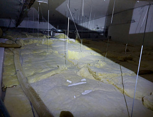 Zateplení stropu bytového domu pomocí foukané izolace